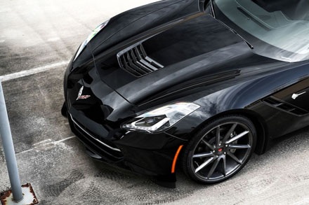 Bạn đọc có thể download
hình ảnh phân giải cao của mẫu Corvette C7